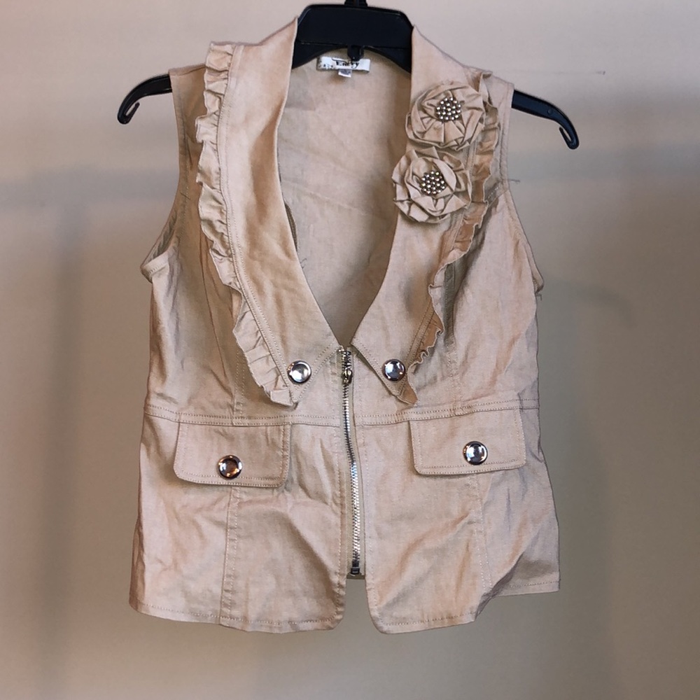Vest - Picture 3 of 4